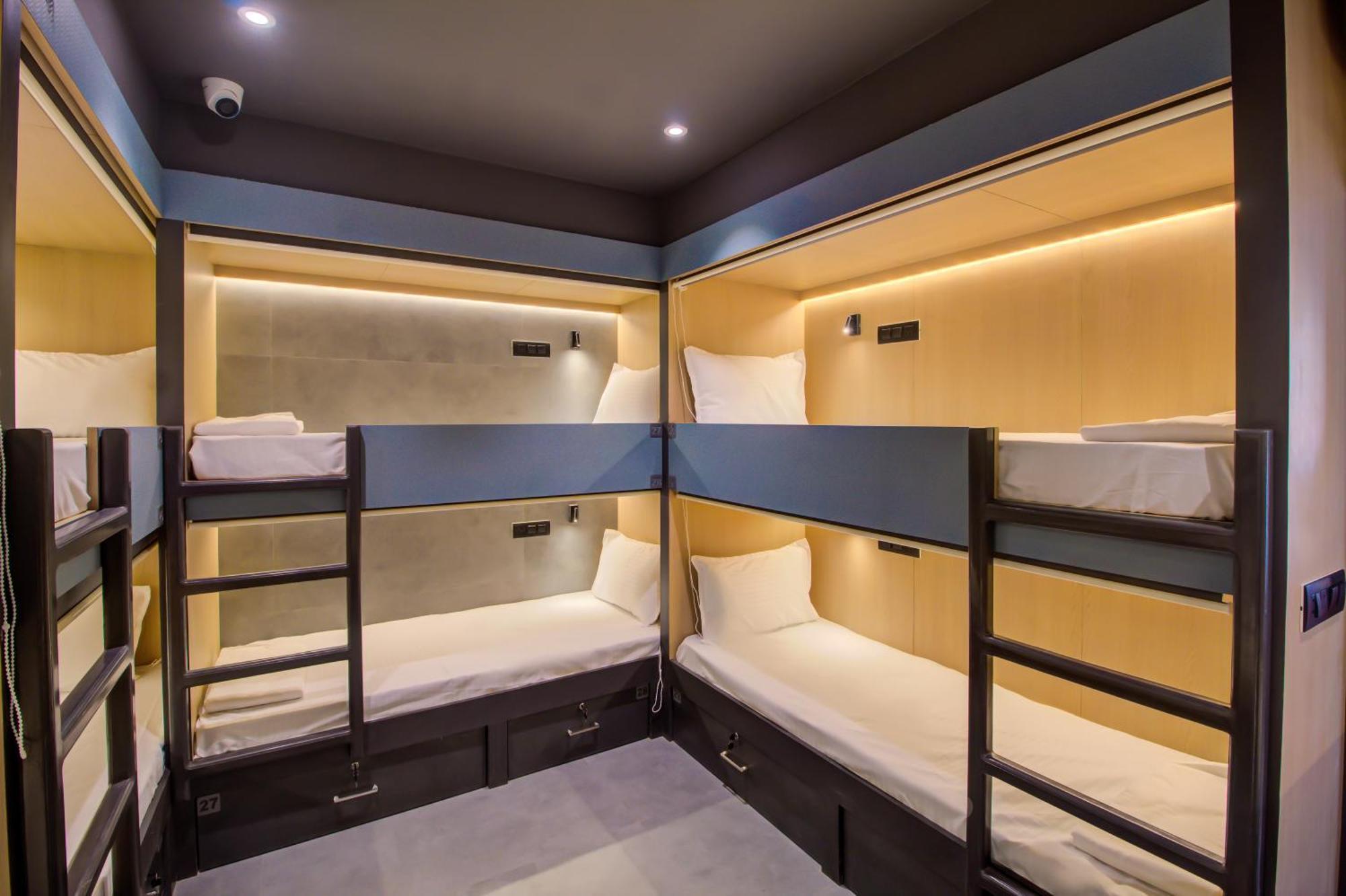 Dorms Hostal *