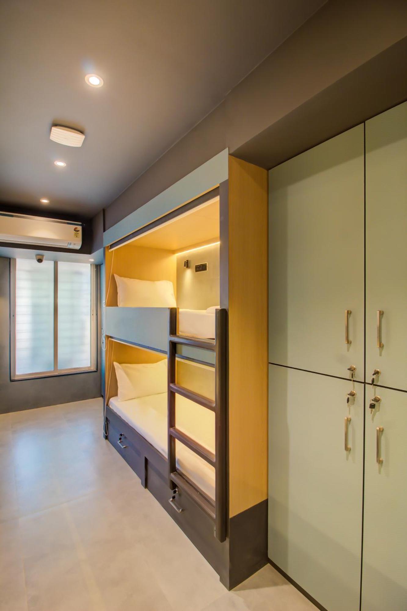 Dorms Hostal *